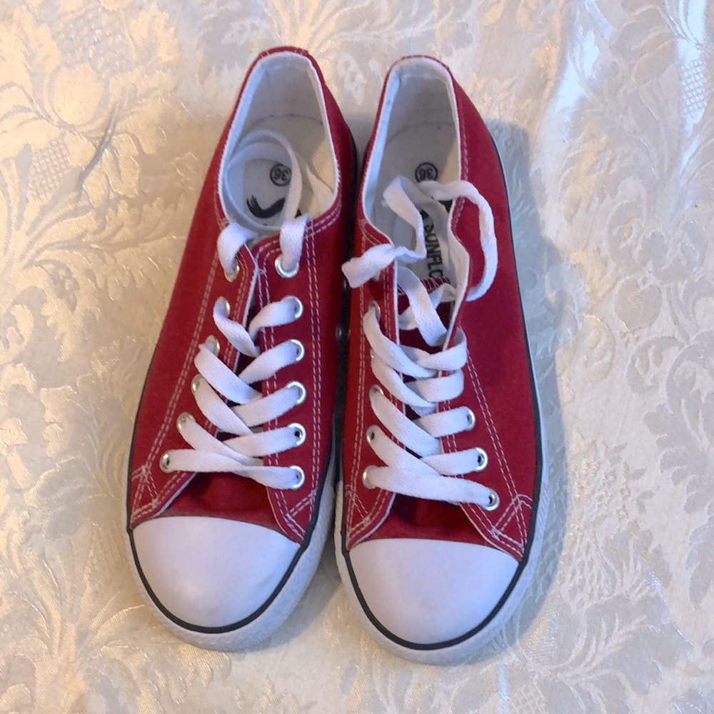 Converse Like Sneakers